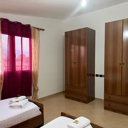 Spacious Near Airport Tirana 別荘 *