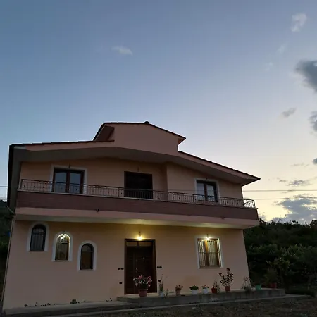 Spacious Near Airport Tirana - Preza Area بيت للعطل *