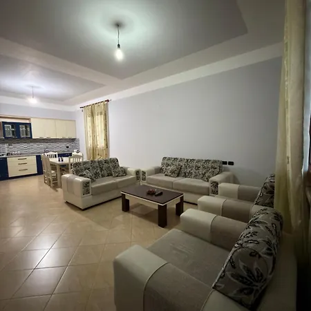 Spacious Near Airport Tirana - Preza Area 度假居 *